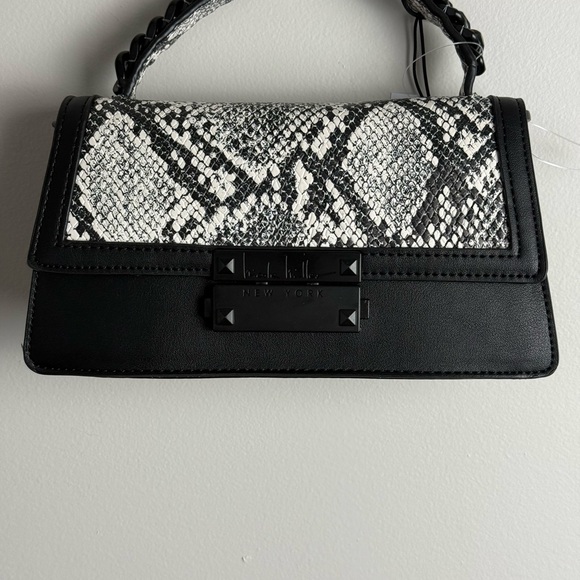 Nicole by Nicole Miller Handbags - Nicole Miller black and white crossbody bag